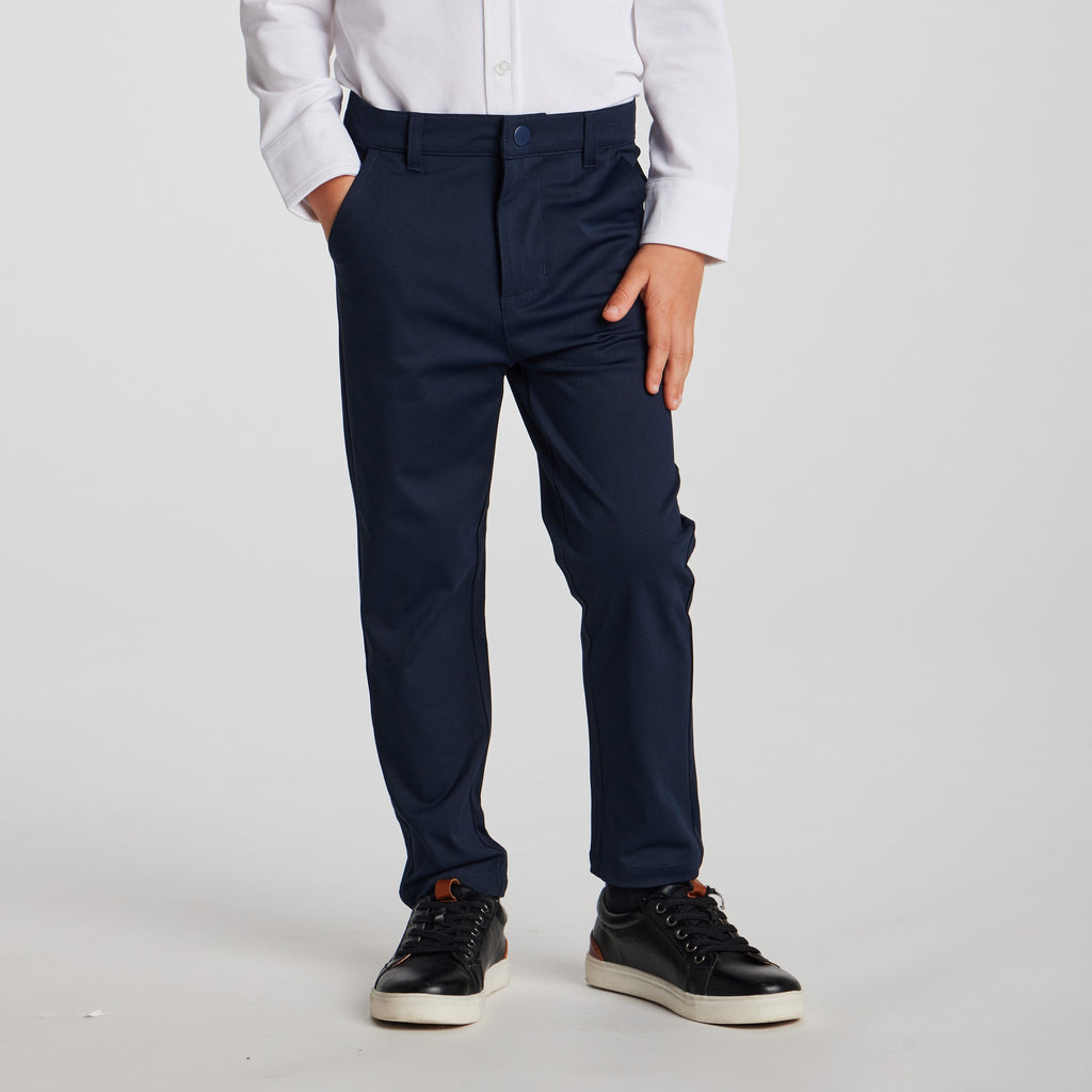 Motion-Chinos™ | Navy – Andy & Evan